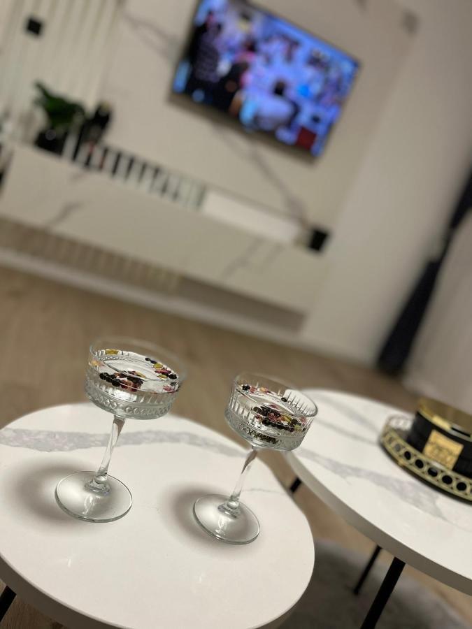 Апартаменти Apartman Gold Maris Карловаць Екстер'єр фото