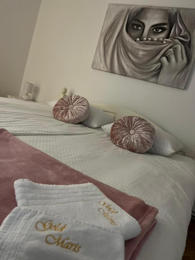 Апартаменти Apartman Gold Maris Карловаць Екстер'єр фото