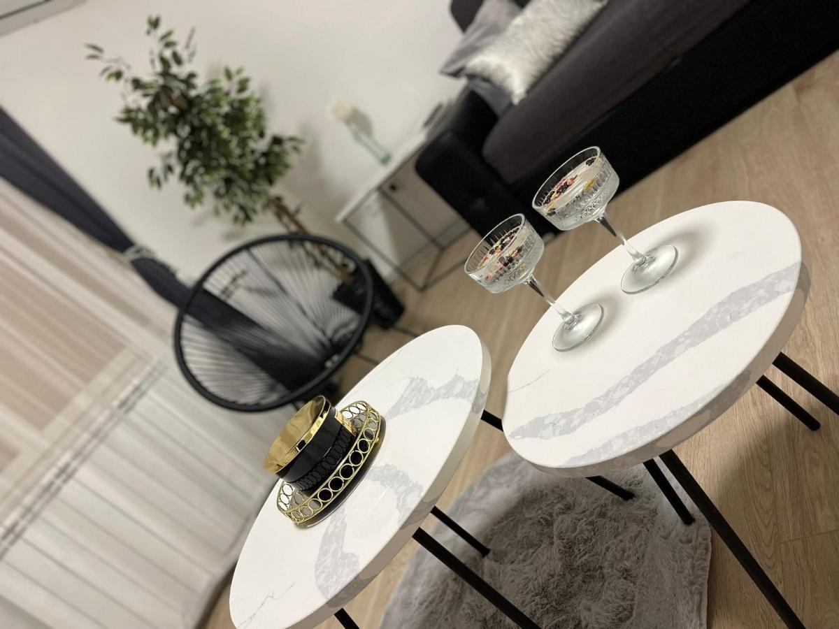 Апартаменти Apartman Gold Maris Карловаць Екстер'єр фото