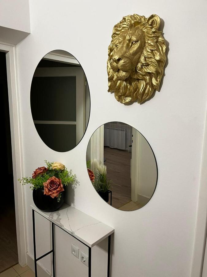 Апартаменти Apartman Gold Maris Карловаць Екстер'єр фото